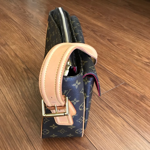 MINT Louis Vuitton Viva Cite Monogram GM EUC - Picture 5 of 8